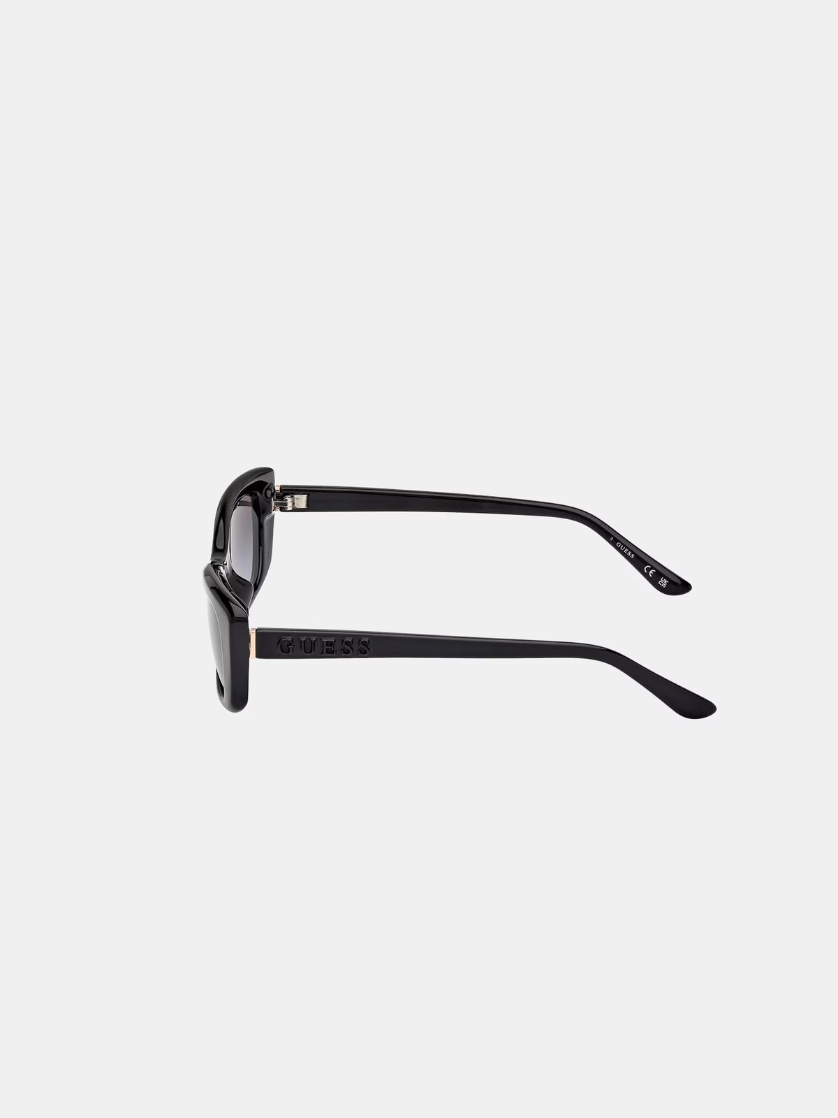 Lunettes de soleil rectangulaires GUESS – L’élégance minimaliste au service de votre style